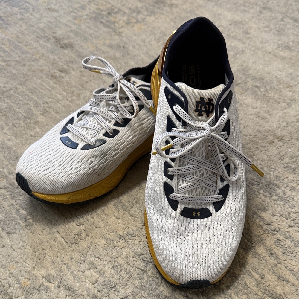 Under Armour Notre Dame ND Hovr SONIC Womens 8.5 or Mens 7 Running Shoes EUR 40
